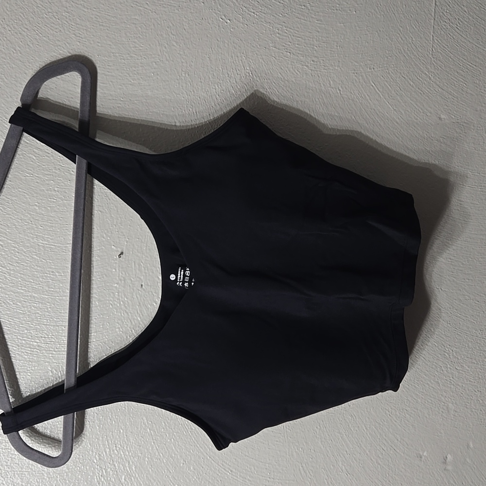 Crop tank with shelf bra